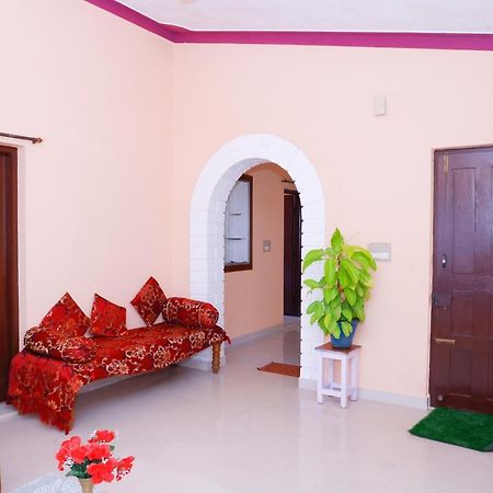 Giri'S Homestay Madikeri Exterior foto