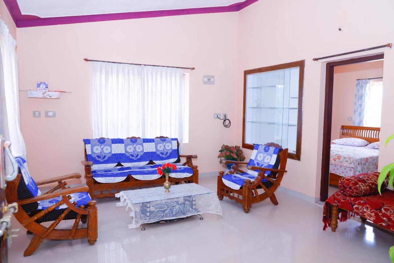 Giri'S Homestay Madikeri Exterior foto