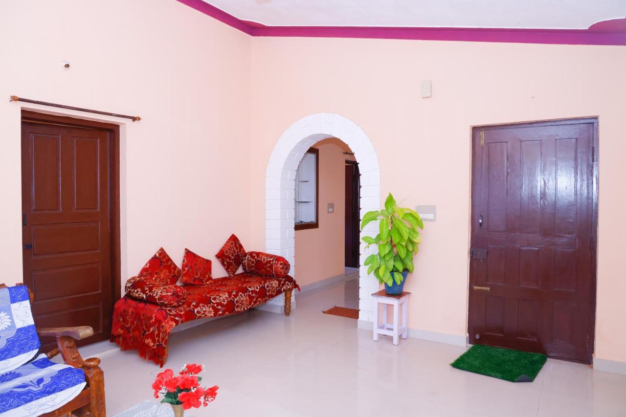 Giri'S Homestay Madikeri Exterior foto