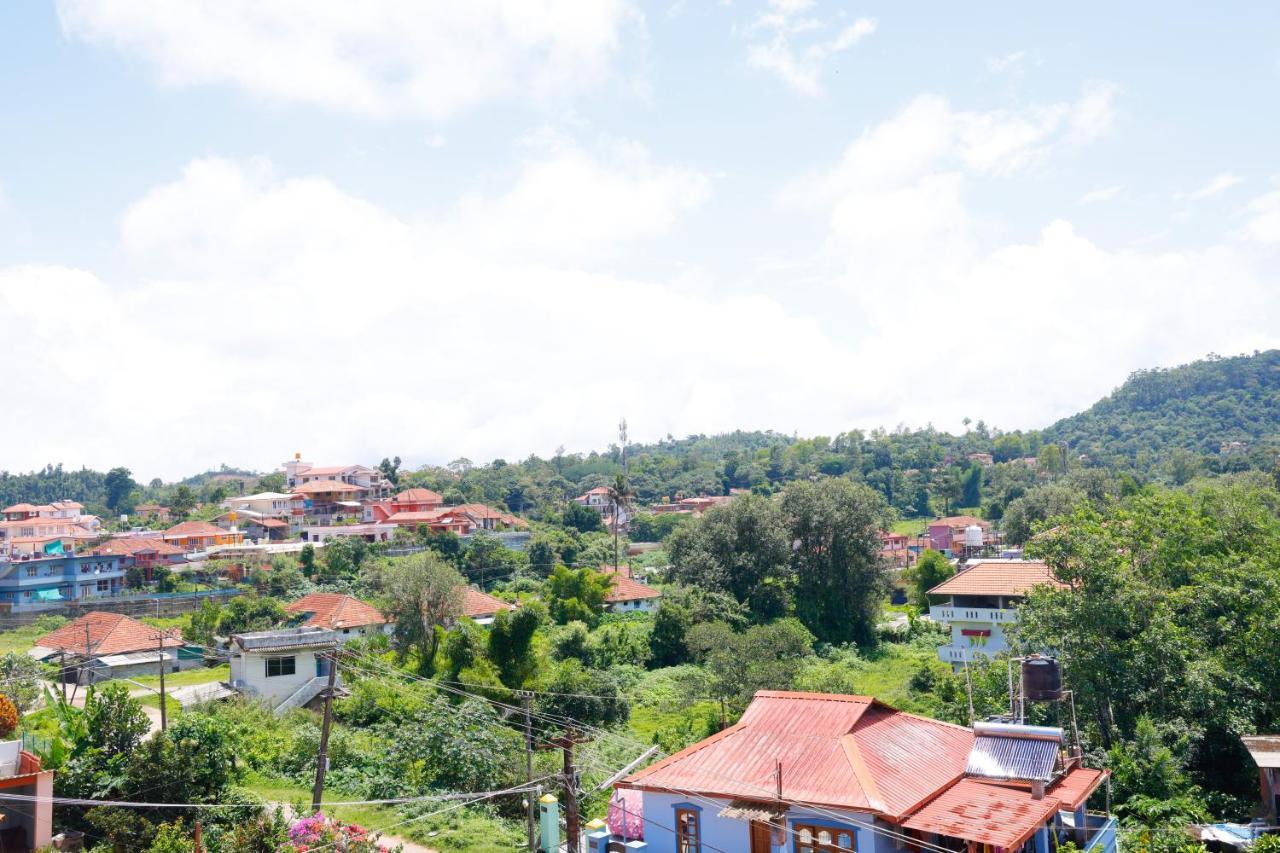 Giri'S Homestay Madikeri Exterior foto